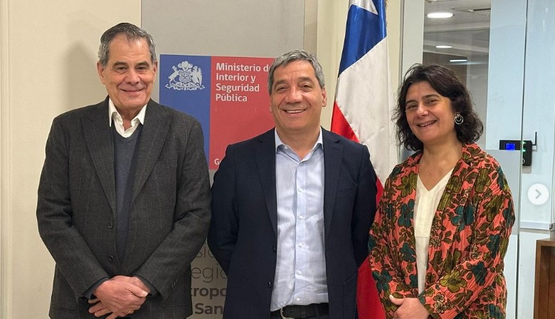 Director de la DEP se reunió con Delegación Presidencial RM para evaluar temas de seguridad en la Educación Pública