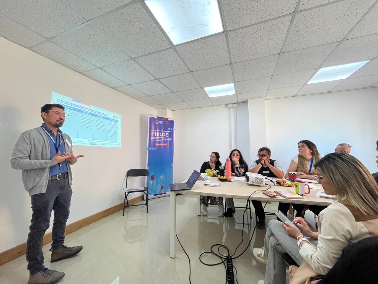 Equipo de la División de Desarrollo Educativo implementó sesiones de inducción con equipo técnico-pedagógico del SLEP Chiloé