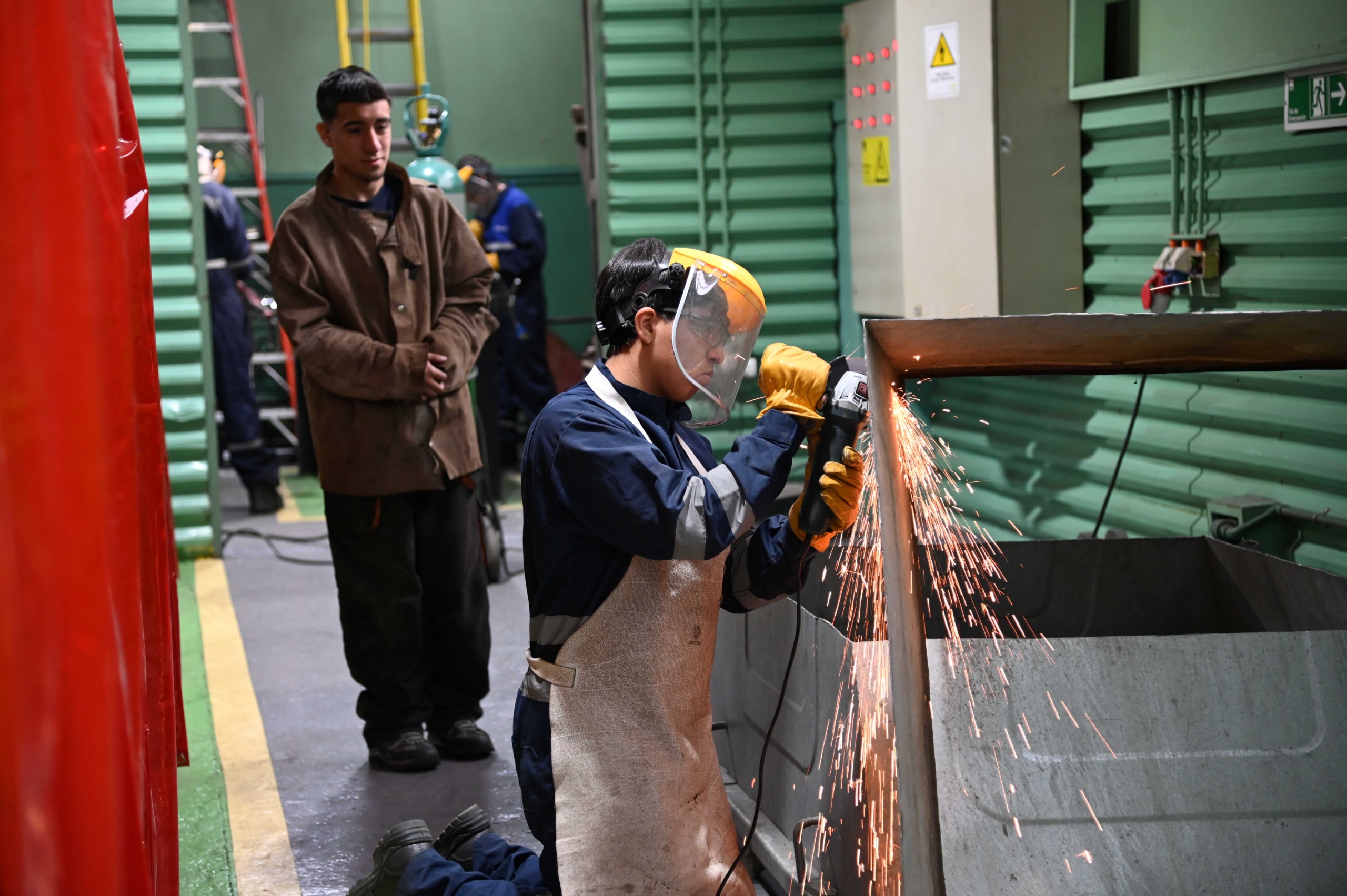 DEP realizó primera  reunión con 15 SLEP que recibirán fondos para financiar proyectos de equipamiento técnico-profesional