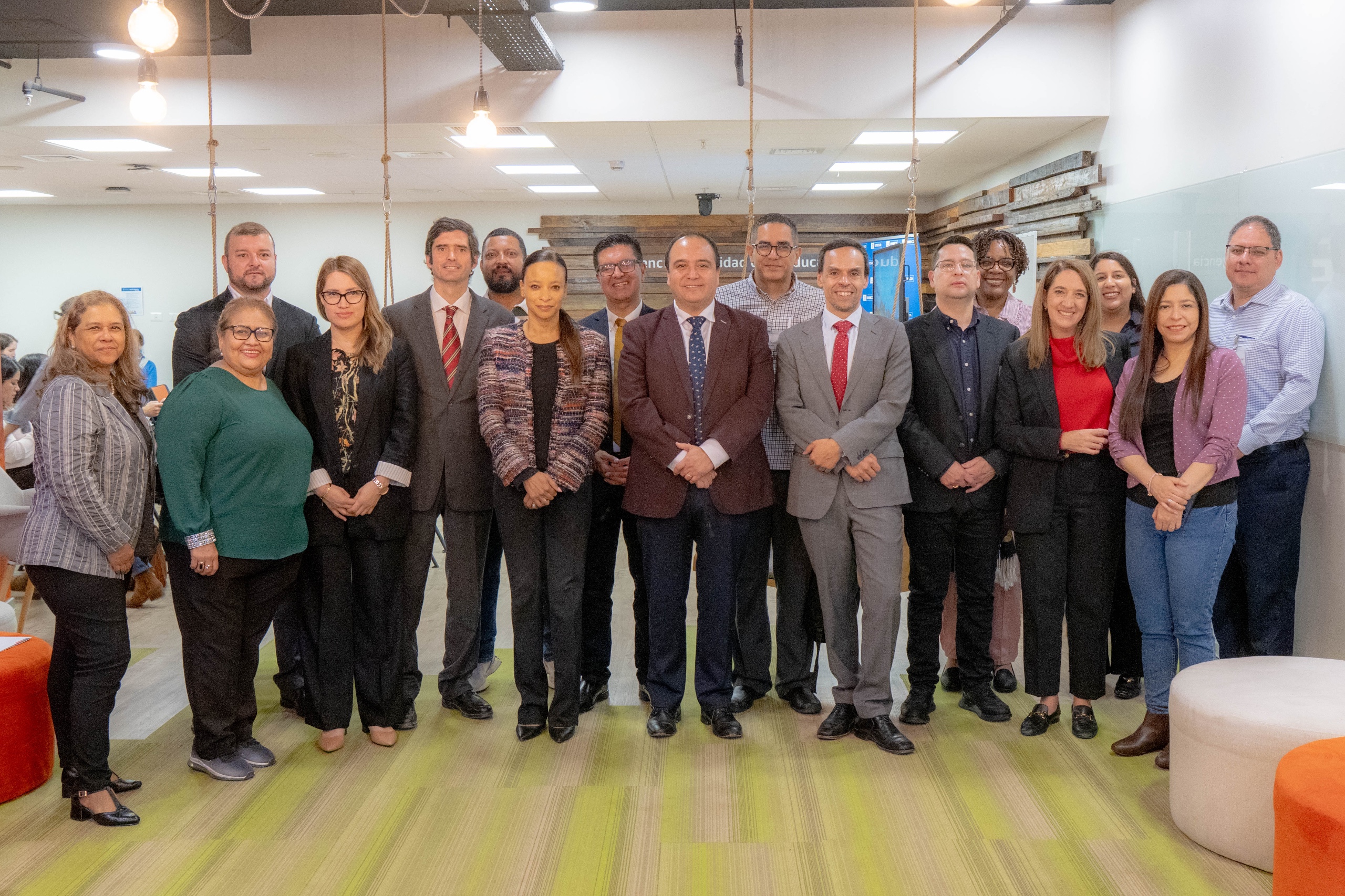 Director (s) de la DEP participó de seminario de la UNESCO relevando la importancia de los aprendizajes