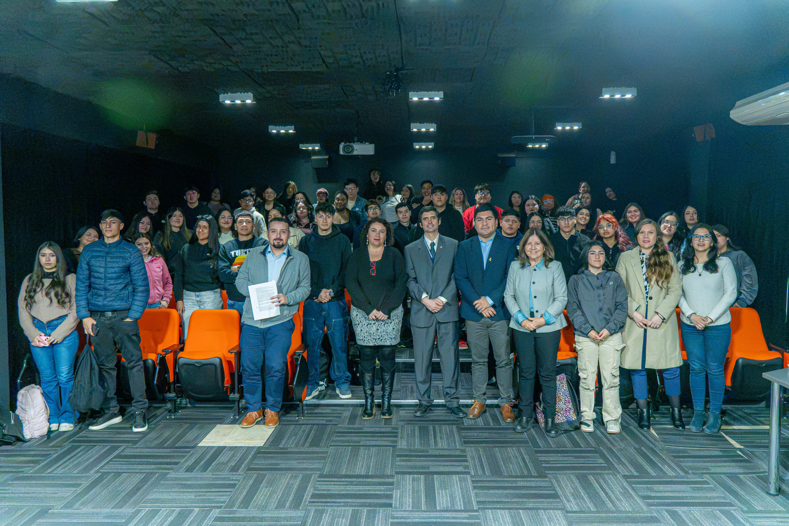 Director (s) Pedro Larraín explicó el sistema de Educación Pública a futuros docentes y educadoras de la UDLA